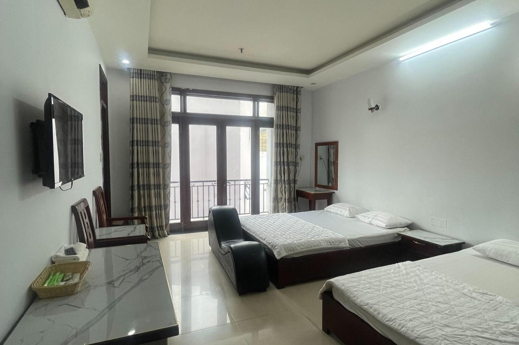 Khách sạn Hoa Sen 2*